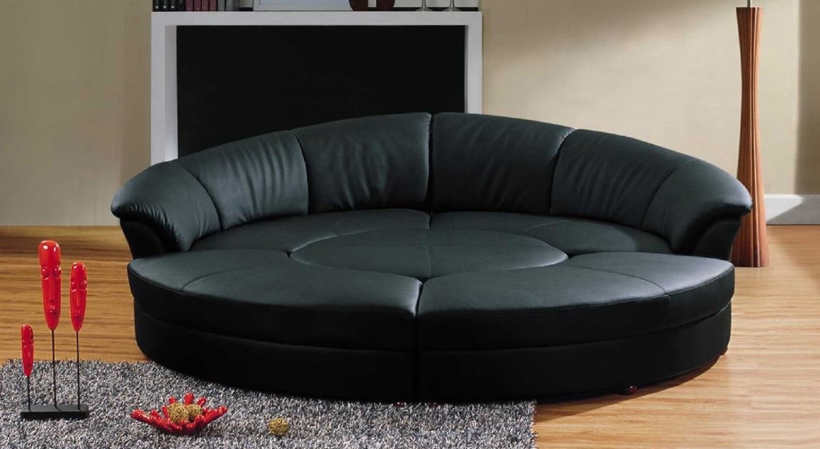 круглый диван в интерьере